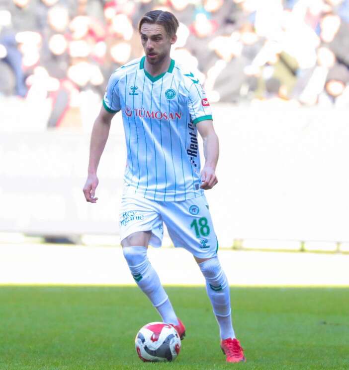 konyasporlu-berkan-kutlunun-yaralandigi-pozisyon-olay-oldu