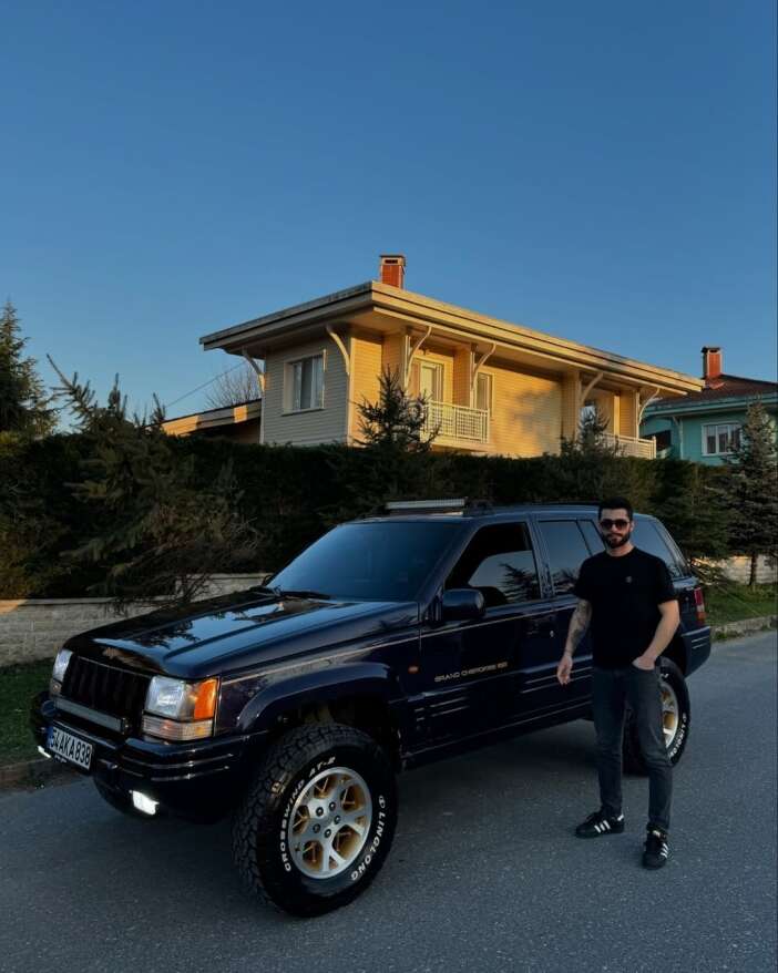 23-yasindaki-yasin-emre-solmaz-sokak-ortasinda-katledildi