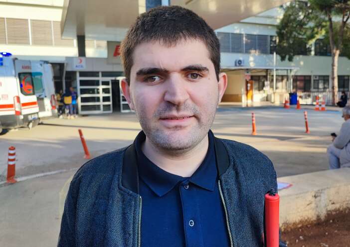 gorme-engelli-ogretmen-cifte-otobus-carpti