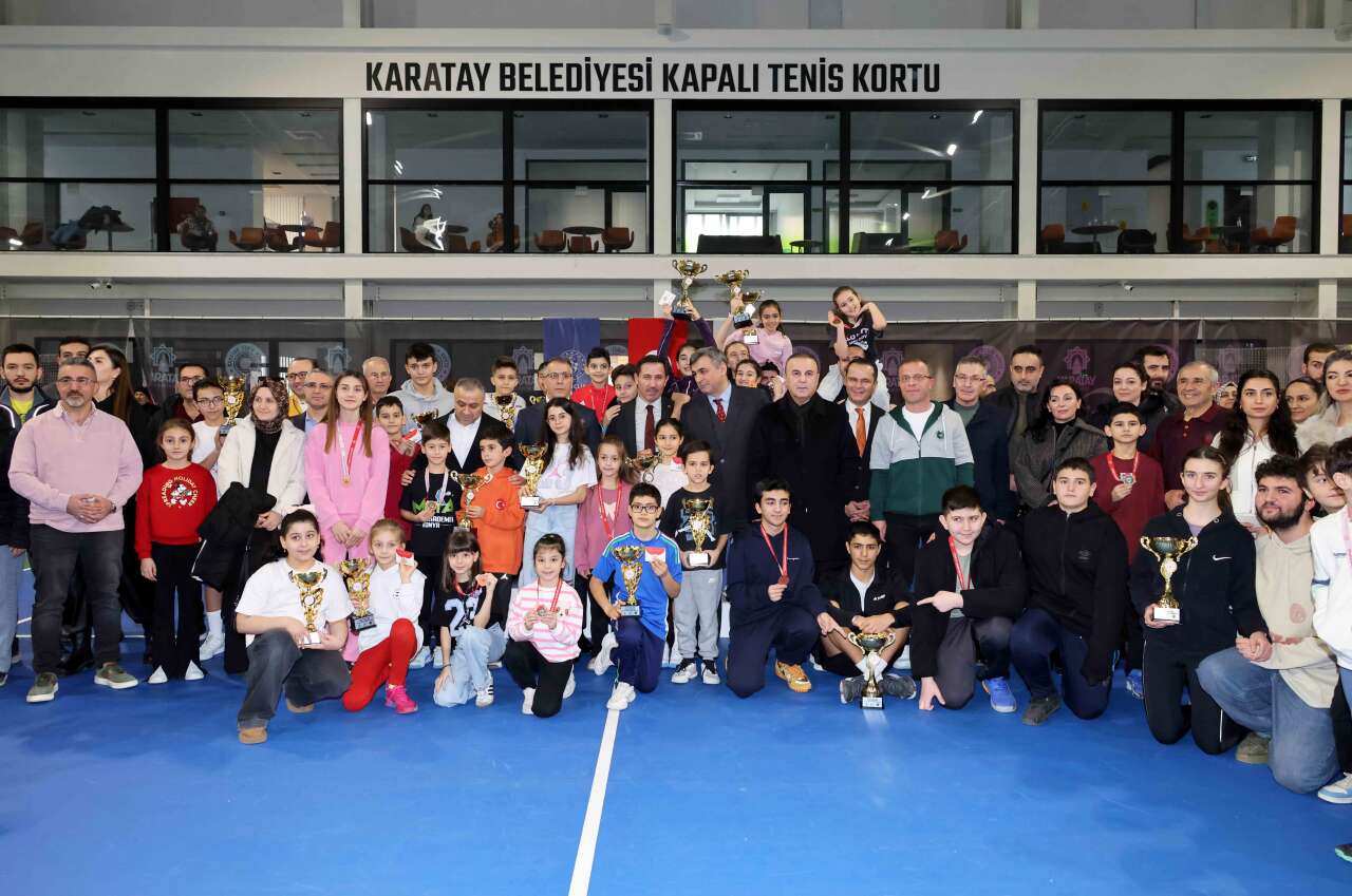 konya-tenis-turnuvasi-odul-toreniyle-sona-erdi