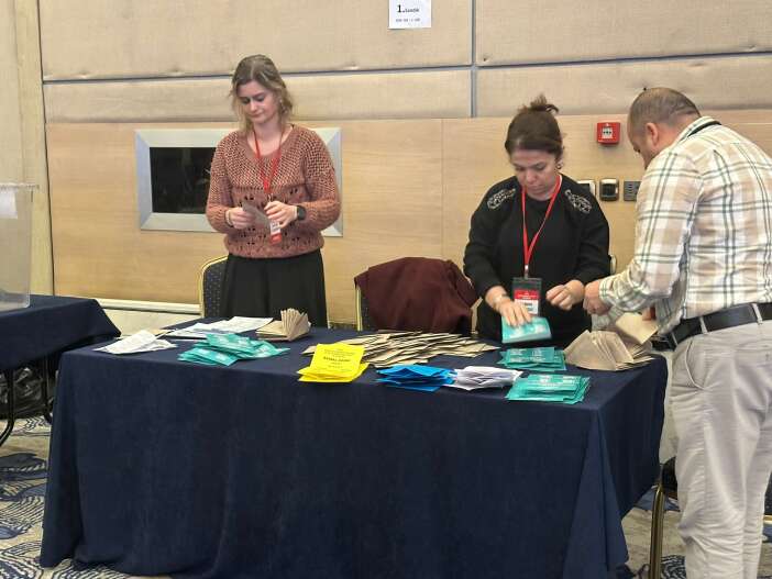 konyadaki-bir-esnaf-odasinda-yillarin-baskani-kaybetti