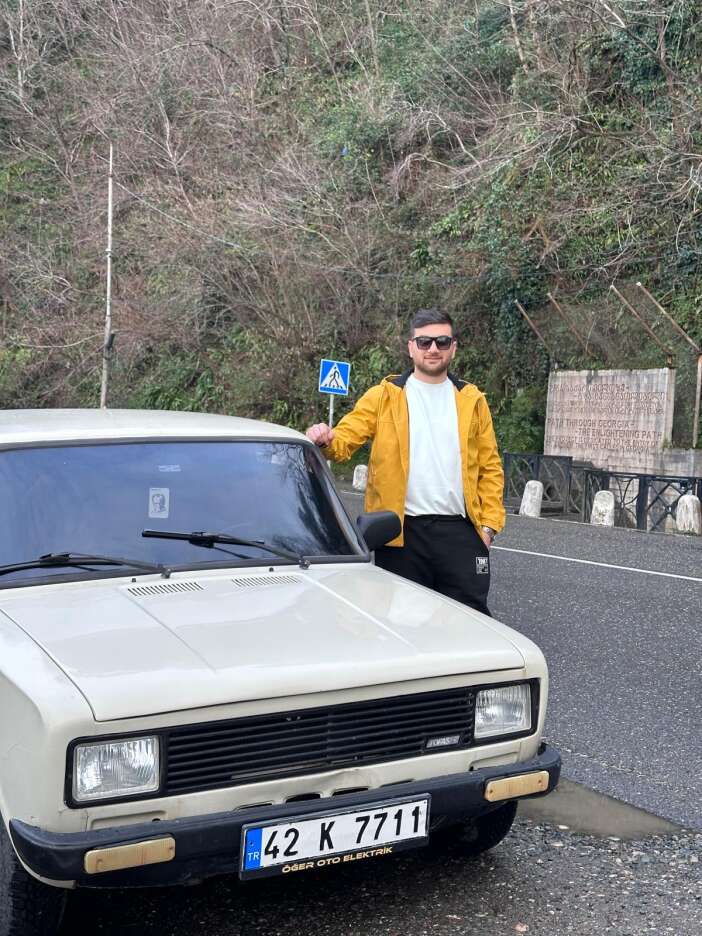 konyali-otomobil-tutkunu-serce-ile-sinirlari-asip-gurcistana-uctu