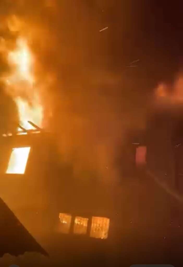 muhtarin-iki-katli-evi-yandi