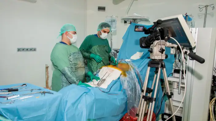 turkiyenin-onde-gelen-omurga-cerrahlari-konyada-toplandi