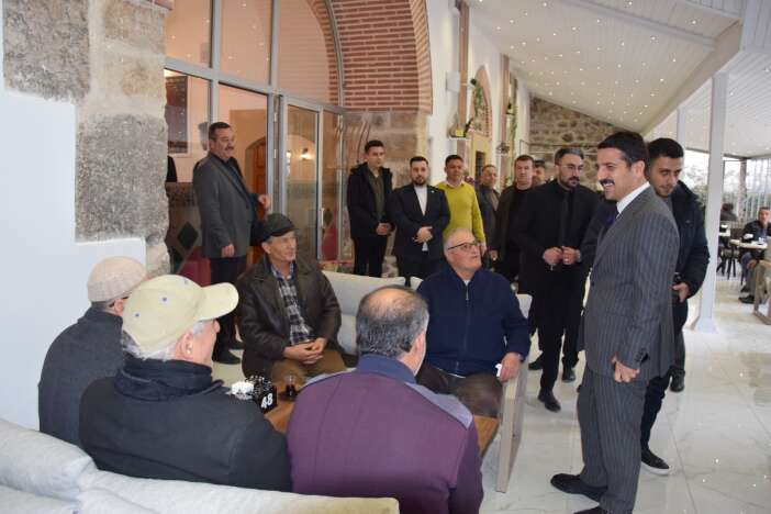 acilis-yapildi-konya-karapinardaki-bu-kafede-yas-siniri-var