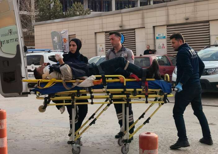 fabrikada-korkunc-olay-isci-pres-makinesine-sikisti