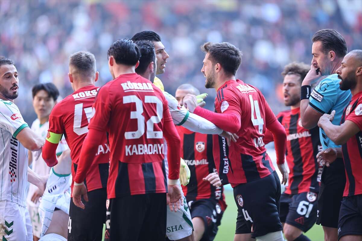 konyaspor-karsisinda-6-sari-kart-goren-gaziantep-fkya-ceza-yolda