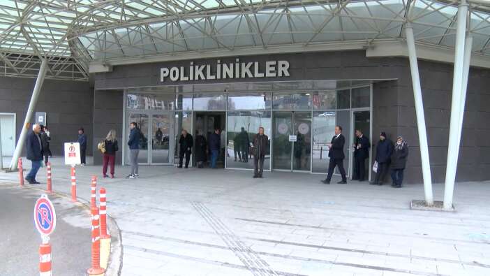 sanatci-hakan-tasiyan-yogun-bakima-kaldirildi