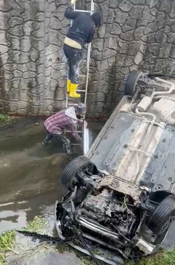 su-kanalina-ucan-otomobildeki-mecit-turan-hayatini-kaybetti