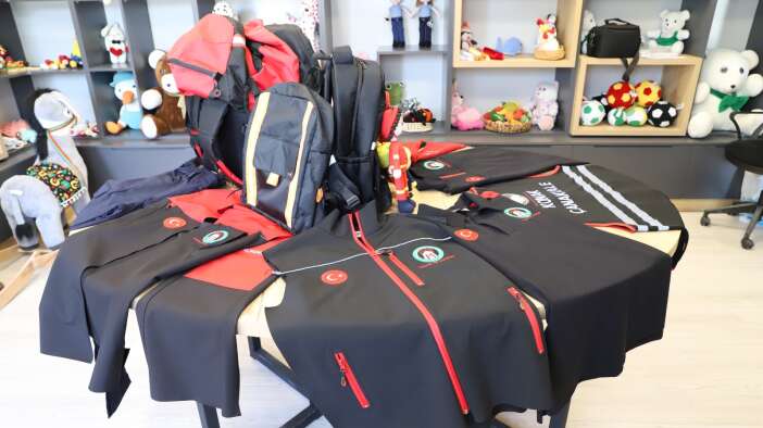 konyali-kadinlar-dikti-canakkale-ekibi-tesekkure-geldi