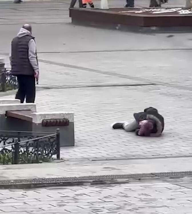 once-silahla-vurdu-sonra-basinda-nobet-tuttu