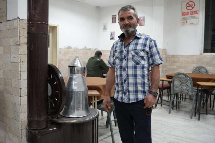 guzel-koksun-diye-kolonya-doktugu-soba-bomba-gibi-patladi