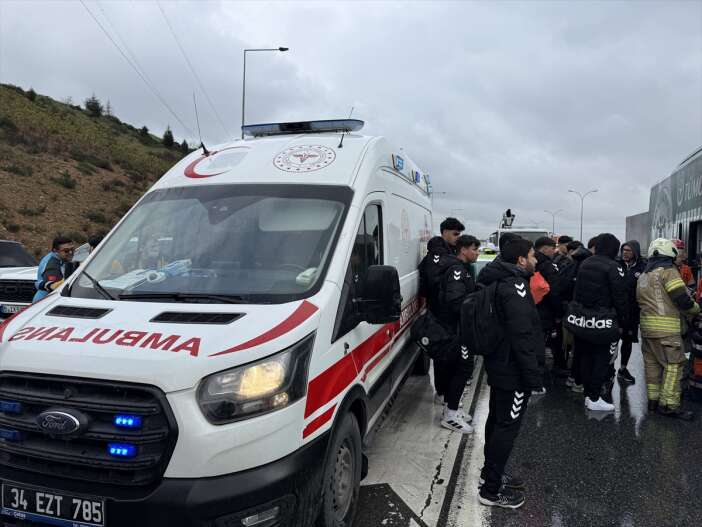 konyaspor-otobusu-istanbulda-kaza-yapti