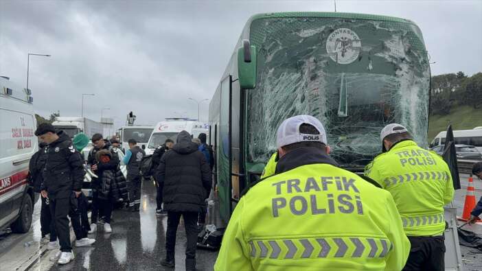 konyaspor-otobusu-istanbulda-kaza-yapti