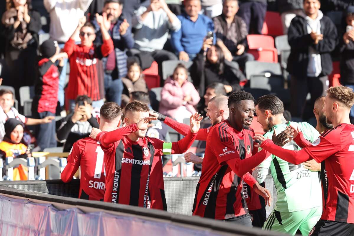 pfdk-kararini-acikladi-konyaspora-kart-bloke-ve-para-cezasi