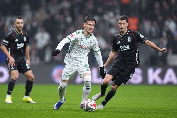 besiktas-konyaspor-macinda-tribunler-karisti