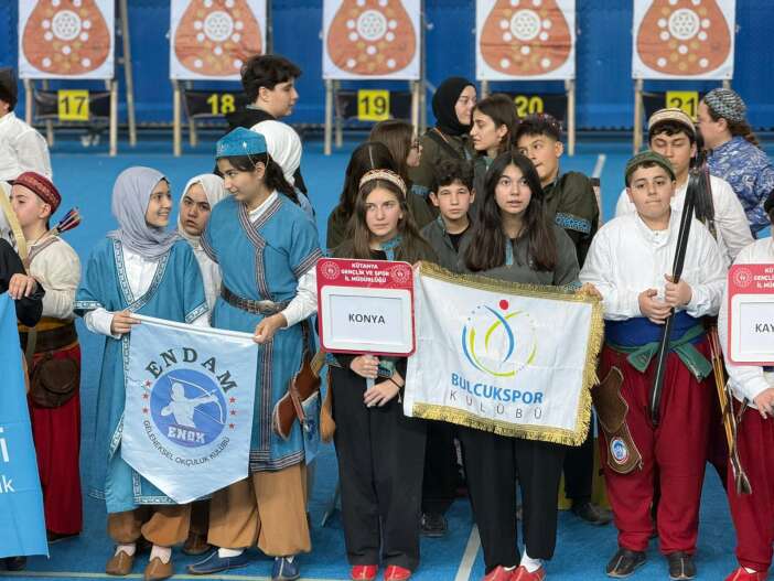 turk-okculugu-sampiyonasi-kutahyada-basladi-konyadan-da-katilim-var