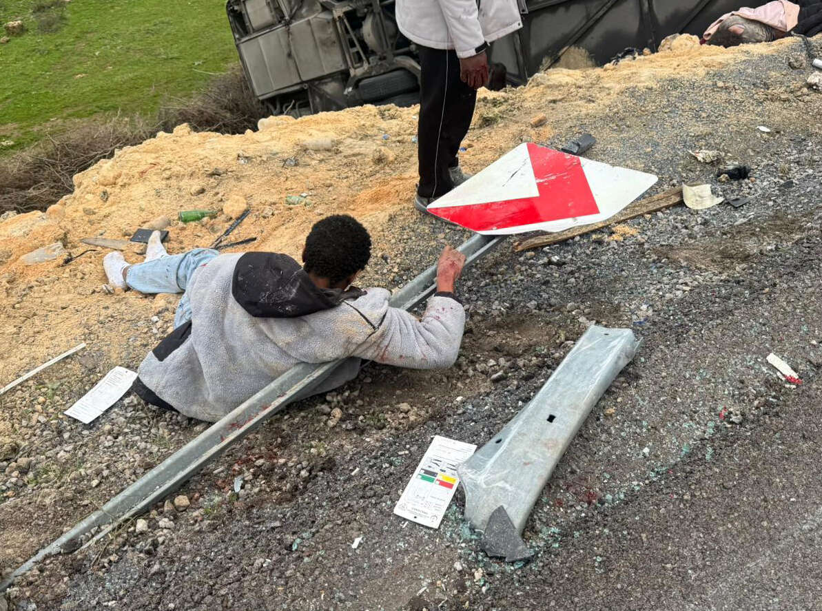 antalyada-yolcu-otobusu-devrildi-8-olu-26-yarali-var