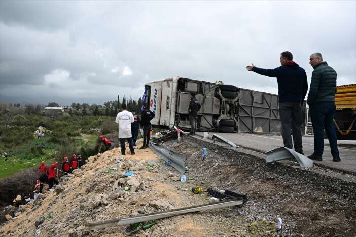 antalyadaki-otobus-kazasinin-acisi-konyaya-da-dustu