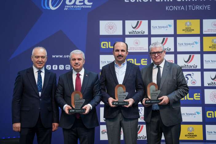 avrupanin-en-iyi-bisikletcileri-konyada-acilis-yapildi