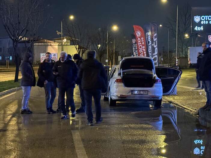 bursa-yildirimda-polisten-kacan-aracta-el-bombasi-cikti