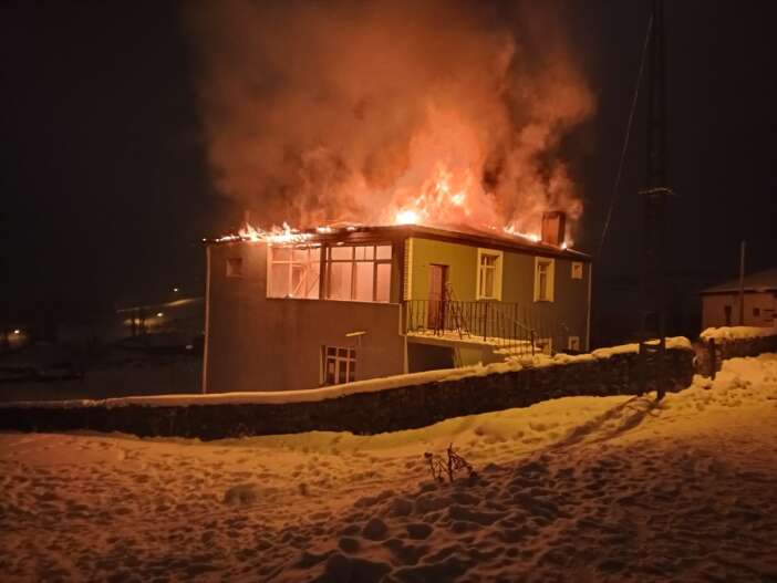 imamin-evi-alevler-icinde-kaldi