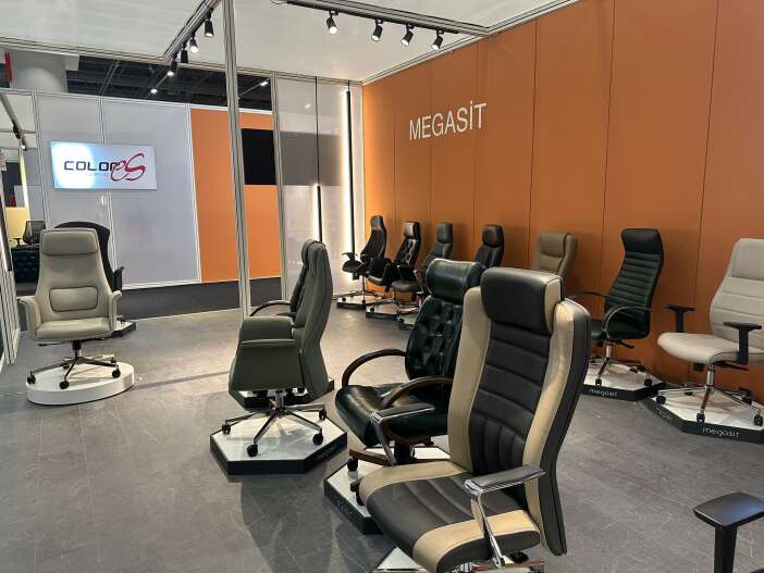 konya-firmasi-istanbul-mobilya-fuarinda-boy-gosterdi