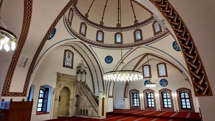 konyanin-ayaga-kaldirdigi-caminin-imami-konustu