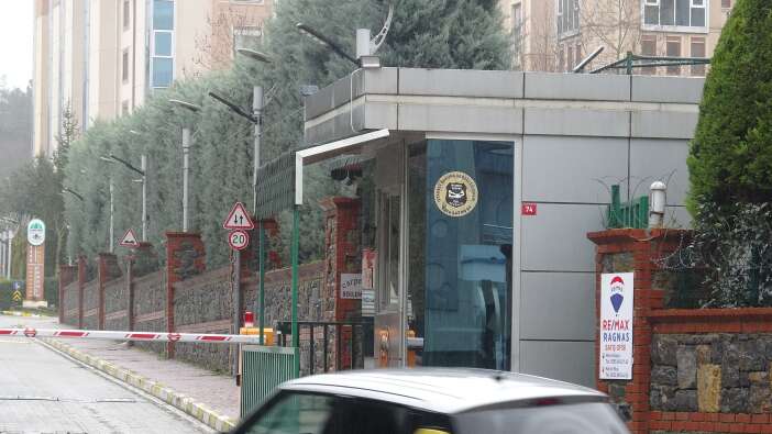 asansor-faciasi-iki-kabinin-arasinda-feci-sekilde-can-verdi