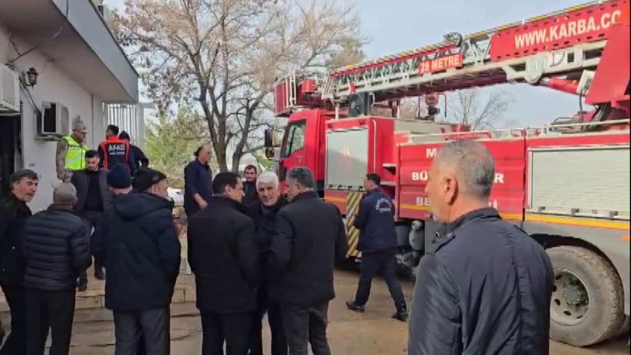 evde-yangin-faciasi-2-olu-2-agir-yarali-var-mardin