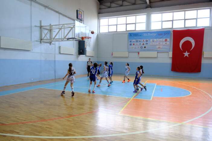 konyada-aksehir-universiteliler-kis-senligi-sona-erdi