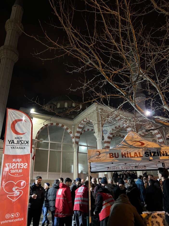 konyada-berat-kandili-camilerde-dualarla-idrak-edildi