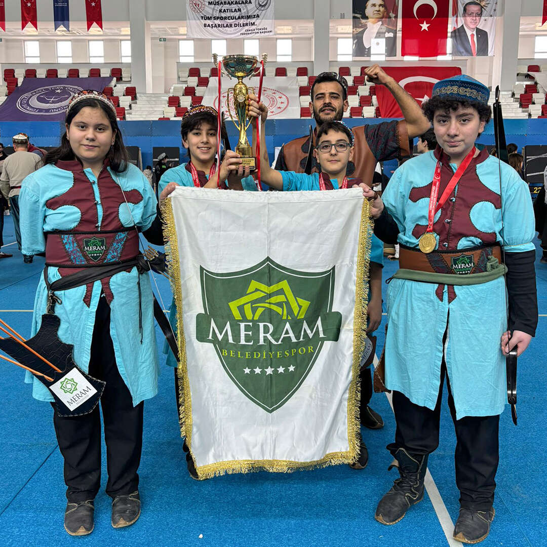 meramin-genc-sporculari-iki-bransta-da-basari-elde-etti