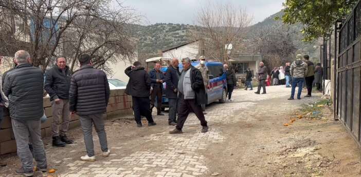 sessiz-katil-baba-ile-kizini-oldurdu-2-kisiyi-hastanelik-etti