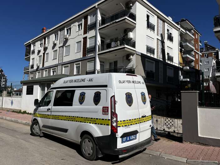 aile-ici-tartisma-kanli-bitti-hamile-esini-silahla-vurdu