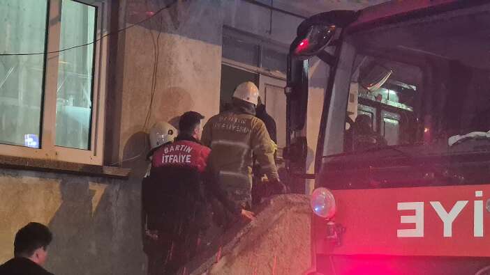 ayni-mahalleden-2-ayri-ihbar-ortaligi-ayaga-kaldirdi-cok-sayida-ekip-sevk-edildi