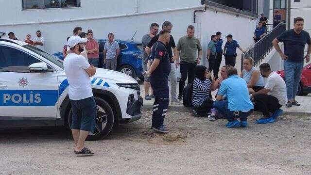 esi-ve-9-yasindaki-oglunu-oldurmustu-kaniyla-yazi-yazmis