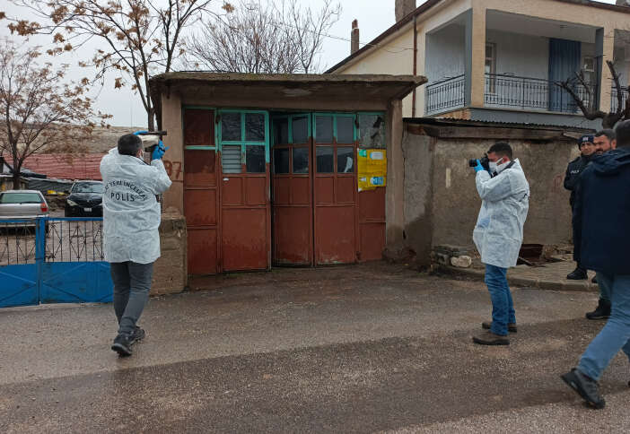 inceledigi-tufek-ates-aldi-veteriner-omer-selvi-karnindan-vuruldu-karaman