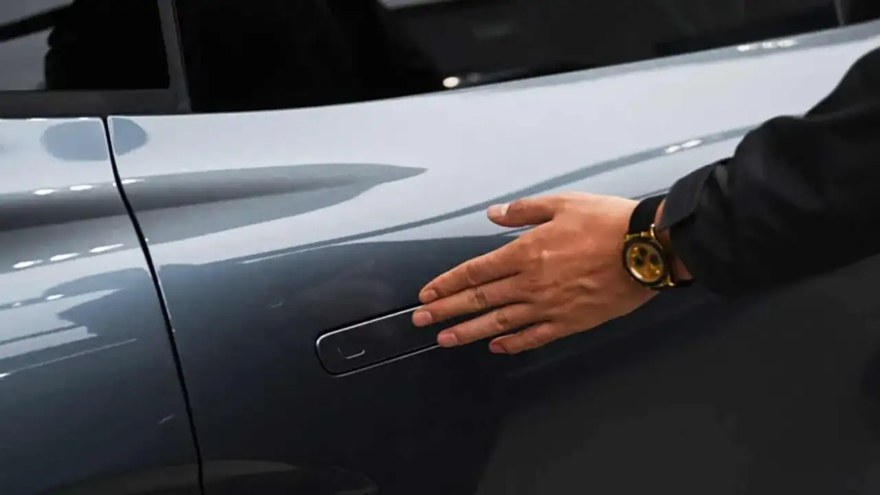 kapilar-acilmadi-canlar-gitti-araclarda-gizli-kapi-kollari-yasaklandi