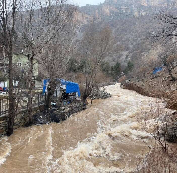 karapinar-suyu-coskuyla-akiyor-konya-bozkir-baraji-umut-tazeliyor