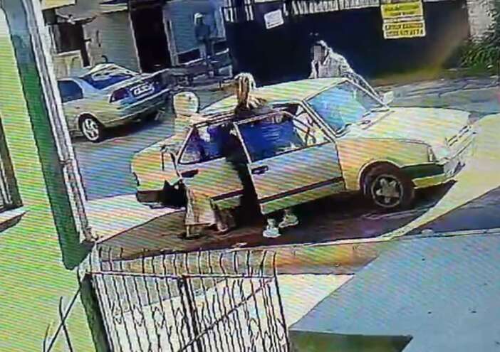 konyaya-calismaya-geldi-komsusundan-aldigi-telefonla-neye-ugradigini-sasirdi