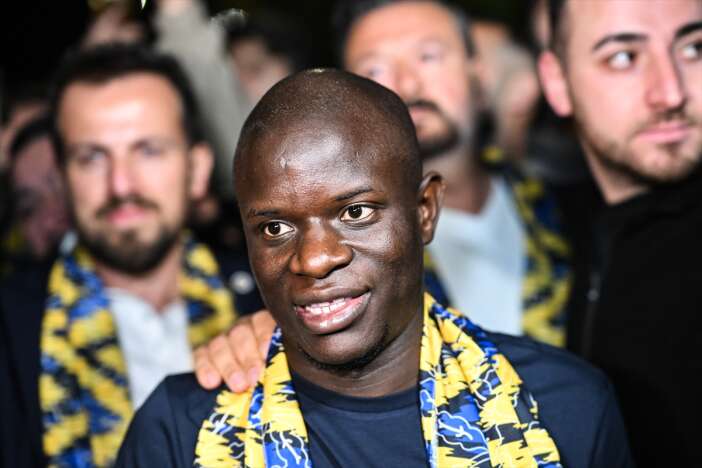 fenerbahcenin-yeni-transferi-ngolo-kante-istanbulda