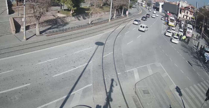 konya-karatayda-otobus-kazasi-yasli-kadin-hastanelik-oldu