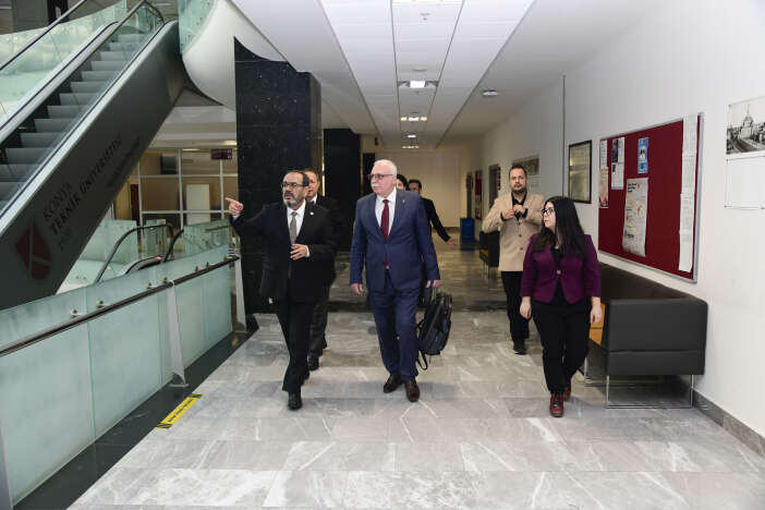 rus-profesor-cift-konya-teknik-universitesine-geldi