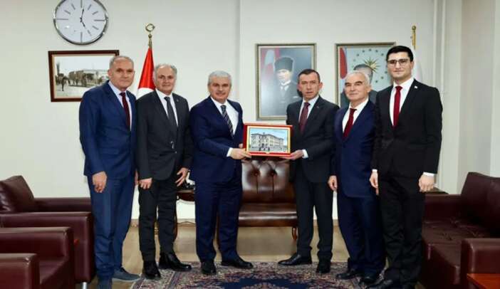 vali-ibrahim-akin-137-yillik-konya-lisesi-icin-harekete-gecti