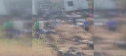 yolcu-otobusu-devrildi-16-olu-var