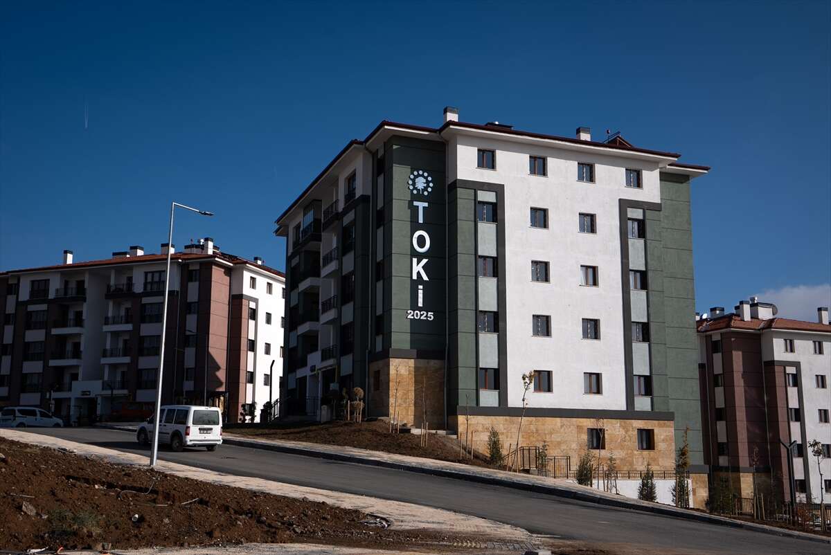 200-bin-kisilik-dev-ekip-deprem-bolgesinde-asrin-felaketinden-asrin-insasina