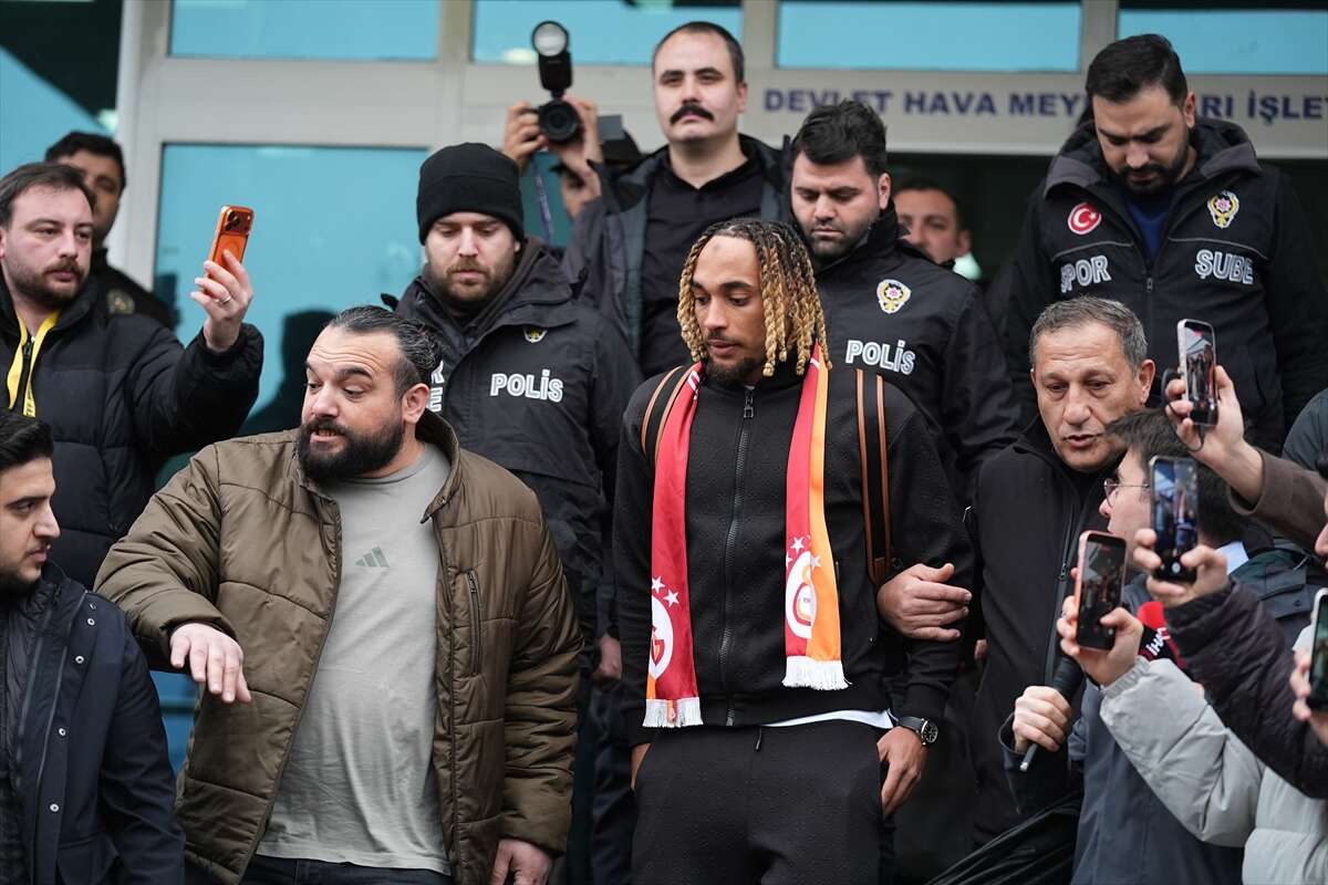 fransiz-yildiz-galatasarayda-ikinci-donemi-icin-sehre-geldi