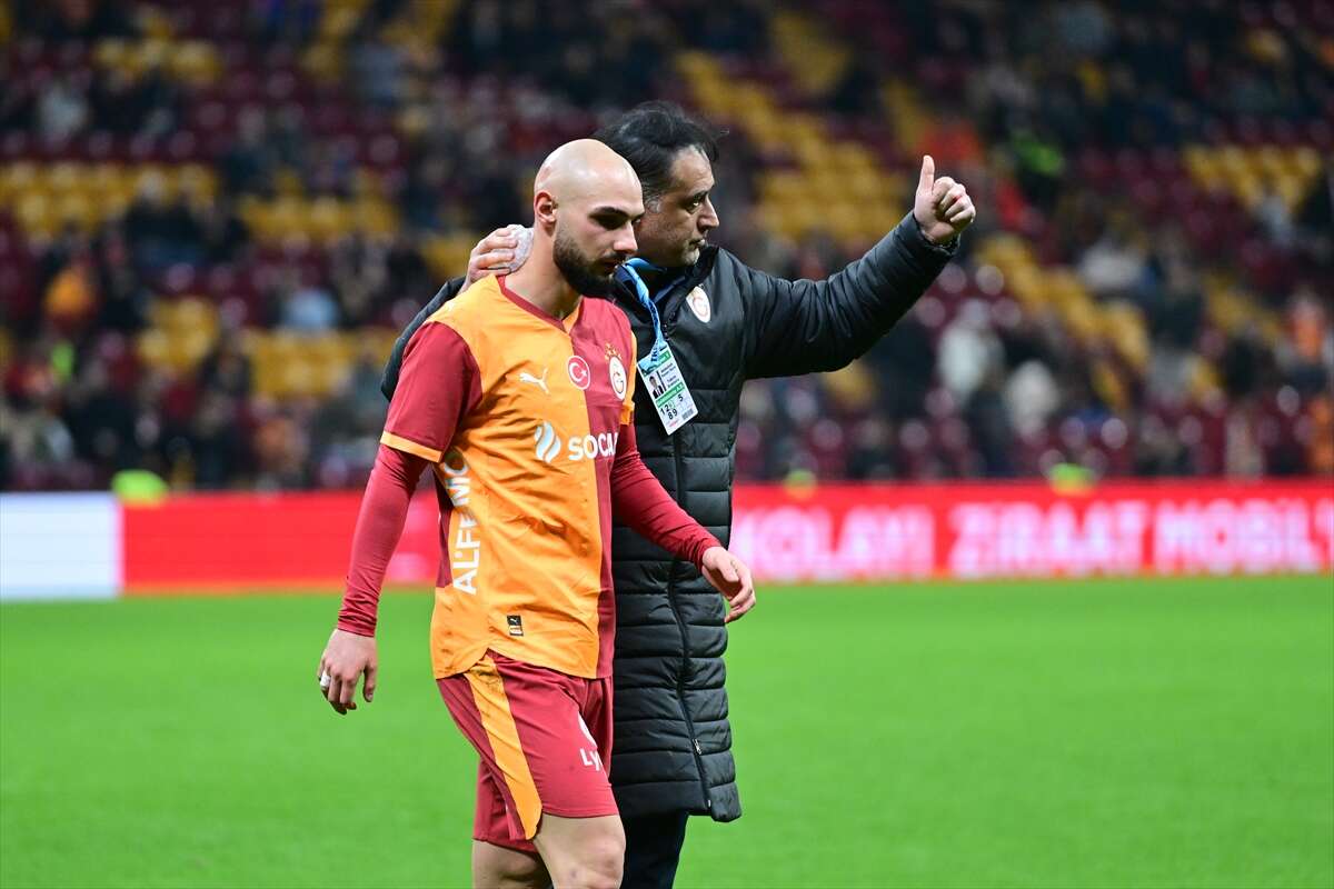 galatasaray-macinda-korkutan-anlar-ambulansla-hastaneye-kaldirildi