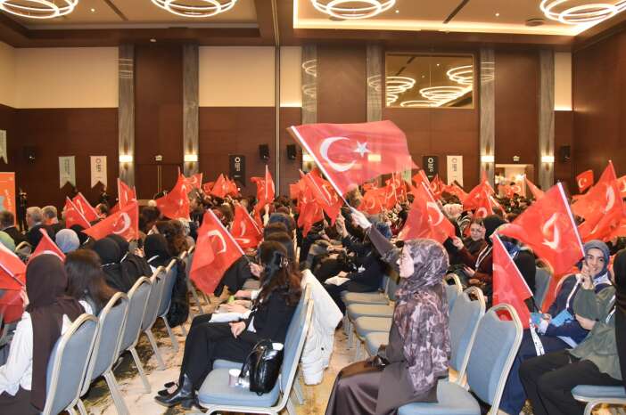 gencler-konyada-diplomasi-masasinda-bulustu